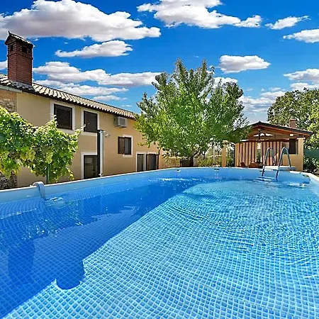 House 1735 3*