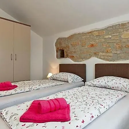 House 1735 فندق