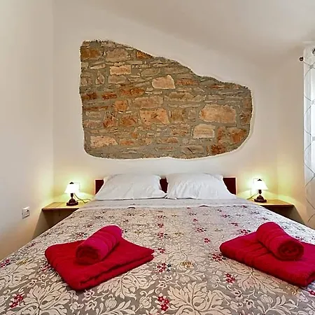 House 1735 فندق فودنيان