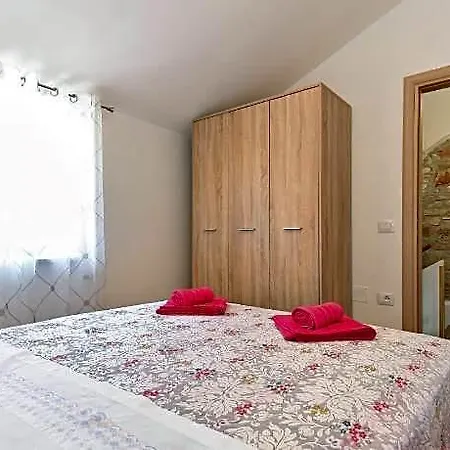 House 1735 فندق فودنيان
