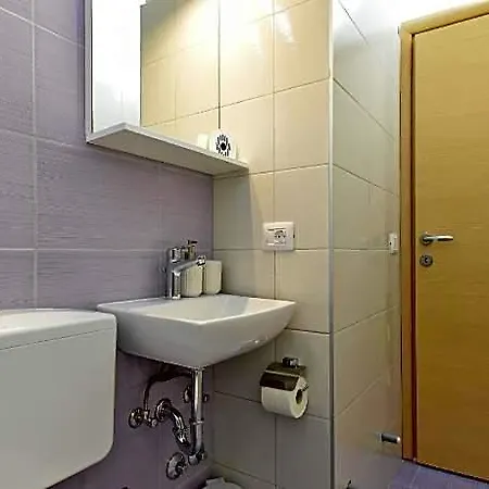 House 1735 فندق فودنيان